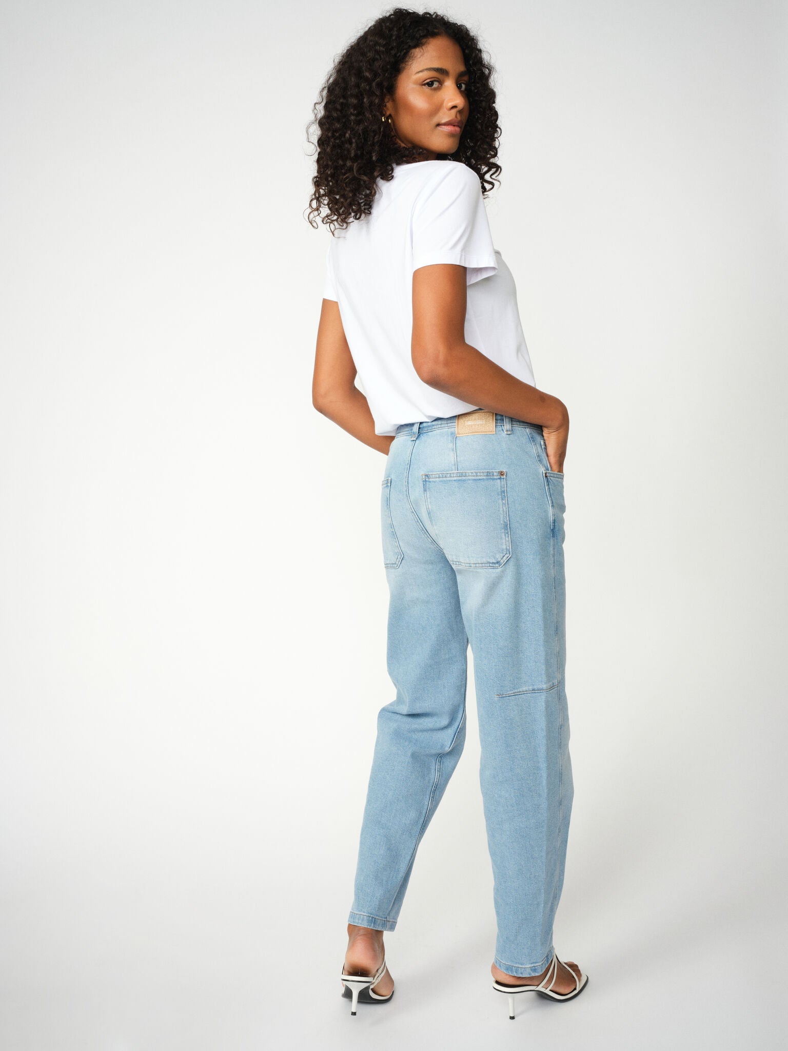 Modelshot / Light Blue / Detail